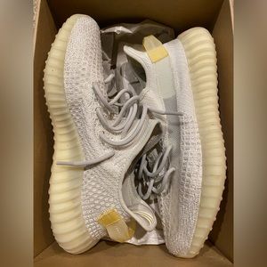 COPY - Yeezy boost 350 V2 Light